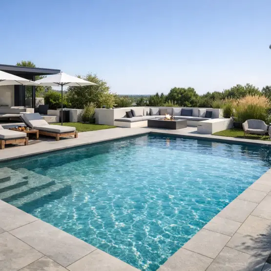 Poolbereich stilvoll planen mit System
